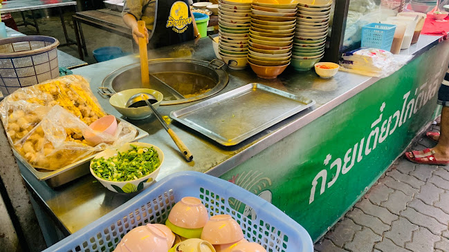 Opinii despre ก๋วยเตี๋ยวไก่ติงลี่ în อำเภอเมืองพิษณุโลก - การบริการอาหารและที่พัก