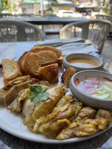 Sweet cigarette cafe&bar - การบริการอาหารและที่พัก