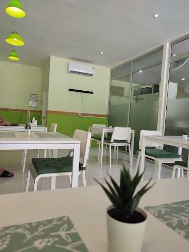 Fresh & Fit Cafe - Healthy Meals