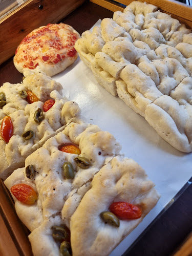 8 ถนน นาใน ตำบลป่าตอง อำเภอกะทู้ ภูเก็ต 83150