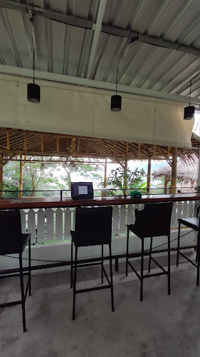 Sea Sky Cafe' - การบริการอาหารและที่พัก