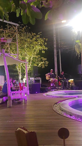 Pladao Cafe - การบริการอาหารและที่พัก