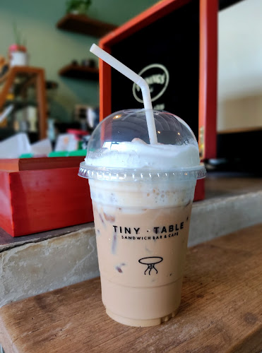 Comentarii opinii despre Tiny Table