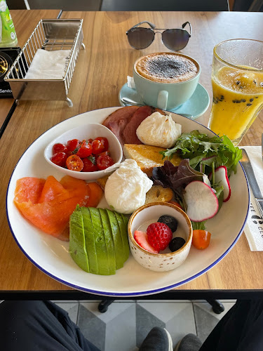 Opinii despre The Coffee Club Jungceylon Patong în อำเภอกะทู้ - การบริการอาหารและที่พัก