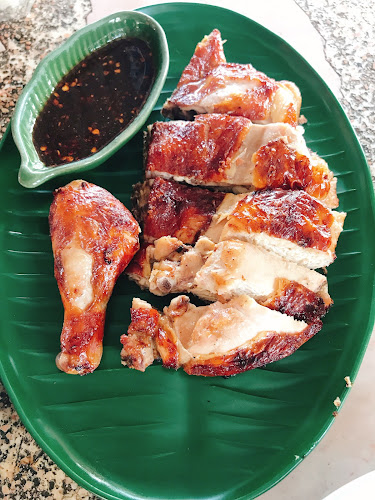 ฟ้าเอกไก่ย่างวิเชียรบุรี - การบริการอาหารและที่พัก