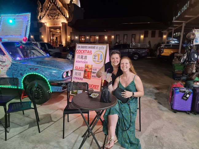 Comentarii opinii despre 2FA Classic Car Bar Cocktail