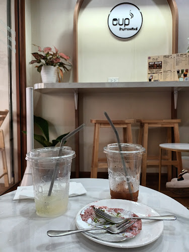 CUPSs Coffee shop 咖啡店 ร้านกาแฟคัพส์ - การบริการอาหารและที่พัก