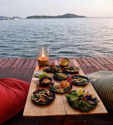 Opinii despre นิกิต้า în Phuket - การบริการอาหารและที่พัก