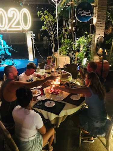 Opinii despre Vitaphorn Authentic Thai Restaurant​ & Steak House în อำเภอเมืองภูเก็ต - การบริการอาหารและที่พัก