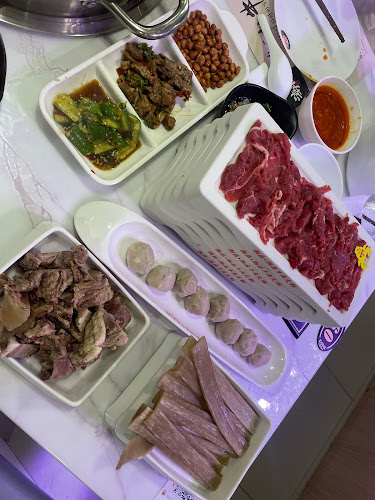 ชาบู เนื้อโคขุน สูตร แต้จิ๋ว - การบริการอาหารและที่พัก