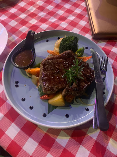 Opinii despre สเต็กโคราช Touch Steak & Cuisine în เมือง - การบริการอาหารและที่พัก