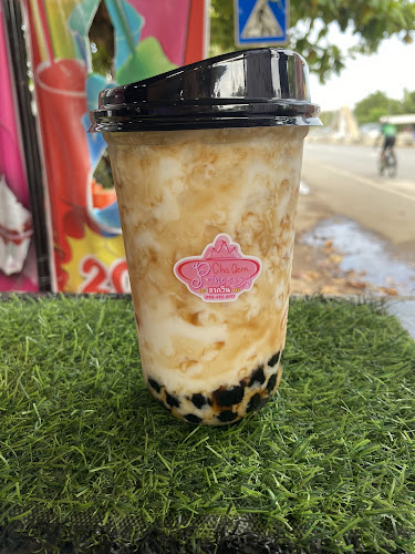 ชาควีนชานมไข่มุกบราวชูก้าสาขา2สาขาตรงข้ามหน้าโรงเรียนวัดไทยฯ - การบริการอาหารและที่พัก