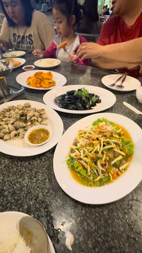 มุมอร่อย สาขานาเกลือ - การบริการอาหารและที่พัก