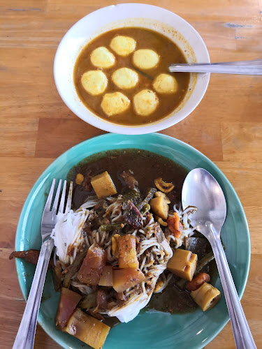 ขนมจีนสะพานหิน - การบริการอาหารและที่พัก