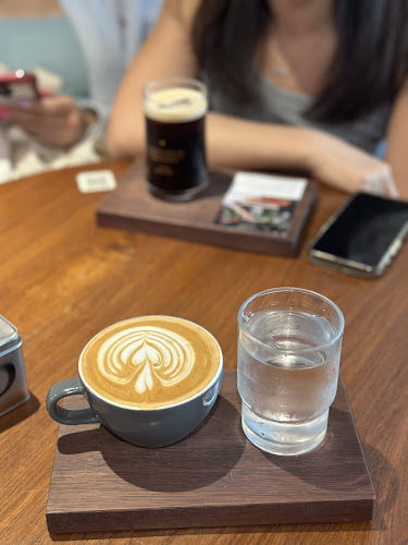 Opinii despre GRAPH Phuket în เมือง - การบริการอาหารและที่พัก