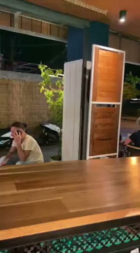 Opinii despre โอเชี่ยนบาร์ în ภูเก็ต - การบริการอาหารและที่พัก