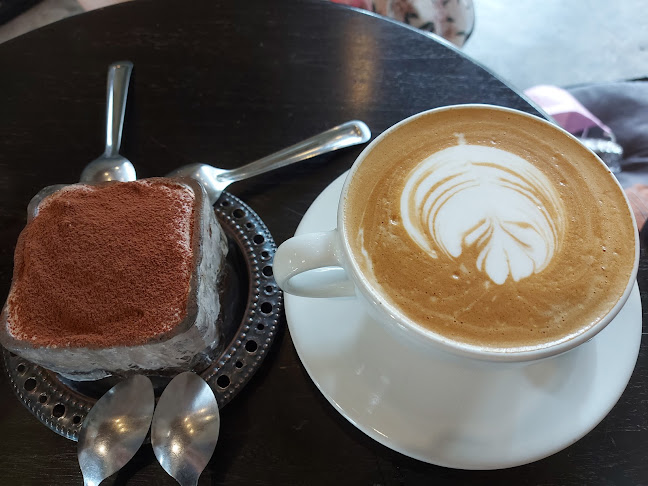 27 ซอย ประชารมย์ ตำบล หาดใหญ่ อำเภอหาดใหญ่ สงขลา 90110