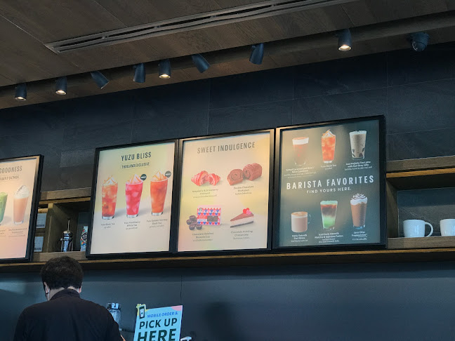 Starbucks (Central Village Outlet) - การบริการอาหารและที่พัก