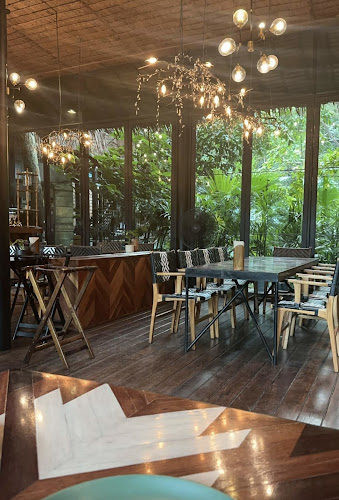 อาคารทรีมังกี้ส์ 105 หมู่ที่ 4 ถนนเหมืองเจ้าฟ้า ตำบล วิชิต อำเภอเมืองภูเก็ต ภูเก็ต 83000