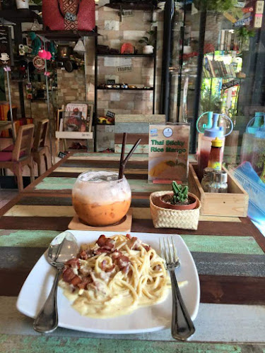 Jasmin's Café - การบริการอาหารและที่พัก