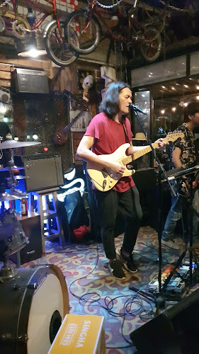 สภาท่าน้ำ - การบริการอาหารและที่พัก