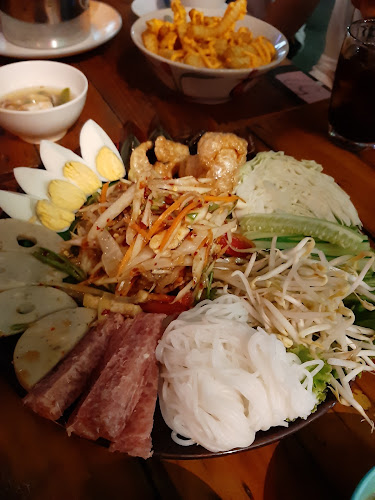 Opinii despre ร้านรถเมล์คอนหวัน în อำเภอเมืองนครสวรรค์ - การบริการอาหารและที่พัก