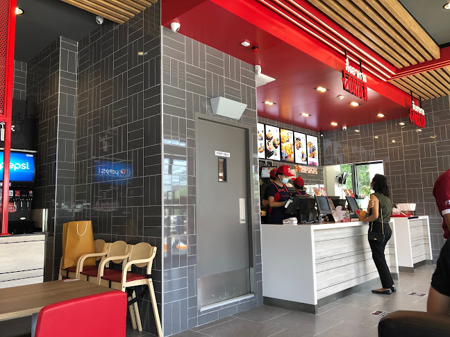 KFC Drive Thru Bangchak Khonkaen - การบริการอาหารและที่พัก