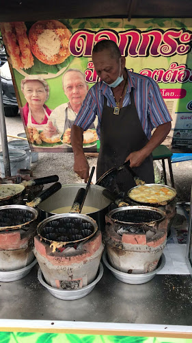 ร้านขนมดอกกระโดน ป้าพรลุงต้อย - การบริการอาหารและที่พัก