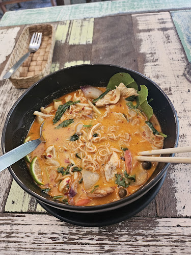 Jasmin's Café - การบริการอาหารและที่พัก