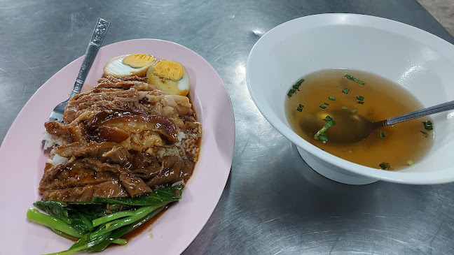 ร้านป้าเพ็ญขาหมู ก๋วยเตี๋ยวขาหมู สูตรดั้งเดิม