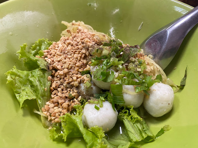 Opinii despre ต้มเลือดหมูคุณศรี พัทยากลาง în อำเภอบางละมุง - การบริการอาหารและที่พัก