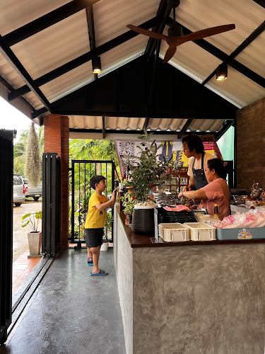 Opinii despre ร้านข้าวยำใต้ต้นมะขาม พ.ศ.๒๕๐๕ în อำเภอหาดใหญ่ - การบริการอาหารและที่พัก