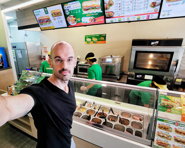 Subway ปตท.พระราม2 กม.35 - การบริการอาหารและที่พัก