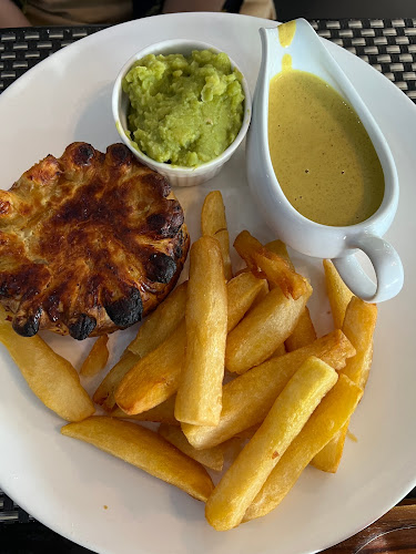 Robin Hood Tavern - อำเภอบางละมุง