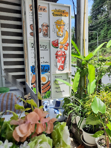 Opinii despre Sea Scape House Cafe' & Art în อำเภอกะทู้ - การบริการอาหารและที่พัก