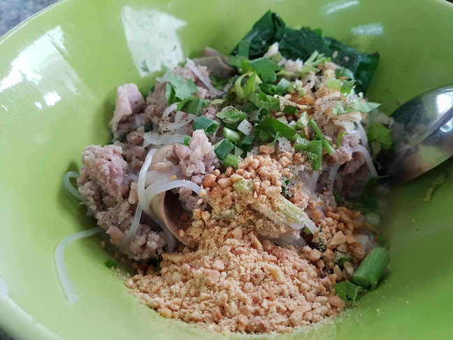 Comentarii opinii despre ต้มเลือดหมูคุณศรี พัทยากลาง