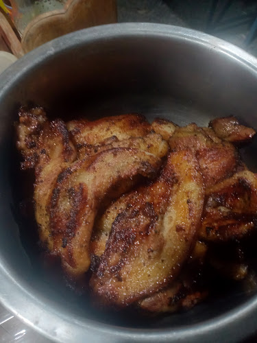 ร้านเจ้กรอง ลาบ ส้มตำ - การบริการอาหารและที่พัก