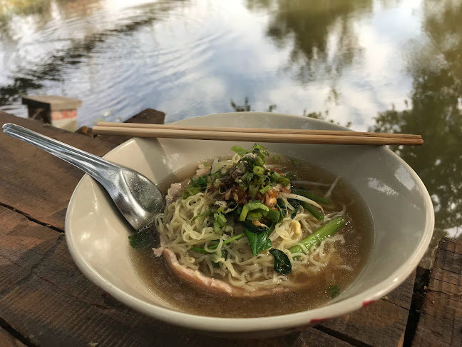 ร้านก๋วยเตี๋ยวศาลาไทเจ้หมวย หลังกองพัน - การบริการอาหารและที่พัก