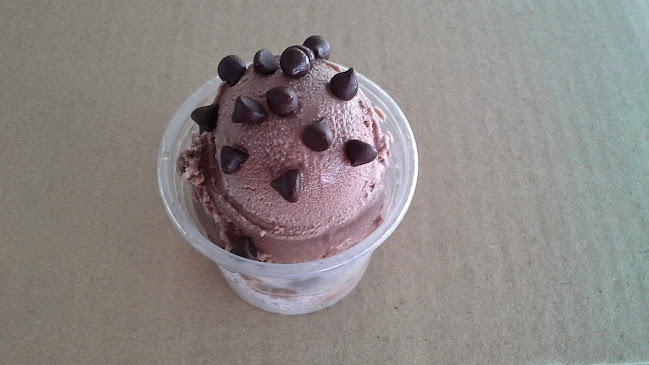 เรืองชัย ไอศครีม - การบริการอาหารและที่พัก