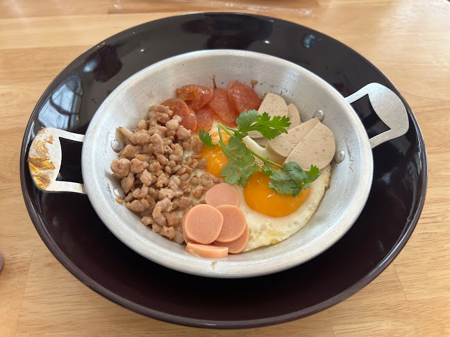 มีความสุข สาขาเมืองพิษณุโลก MEE-KHWAM-SOOK Mueang Phitsanulok - การบริการอาหารและที่พัก