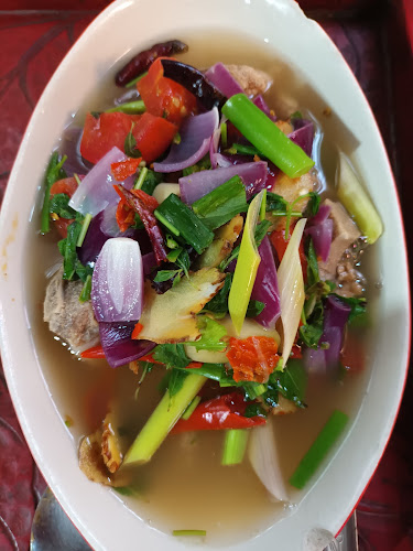 ร้านอาหารเฮือนไม้ - การบริการอาหารและที่พัก