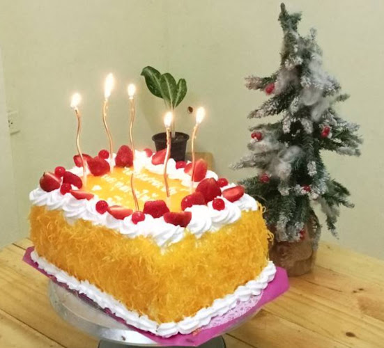 เค้กนมสดหอมจังโคราช - การบริการอาหารและที่พัก