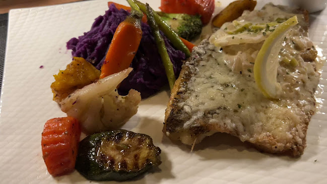 Cafe Blu Pattaya - การบริการอาหารและที่พัก