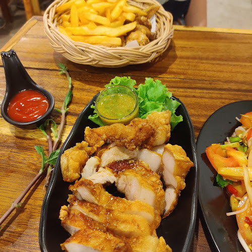 Comentarii opinii despre ครัวฮ่องเต้แจ่วฮ้อน-อาหาร