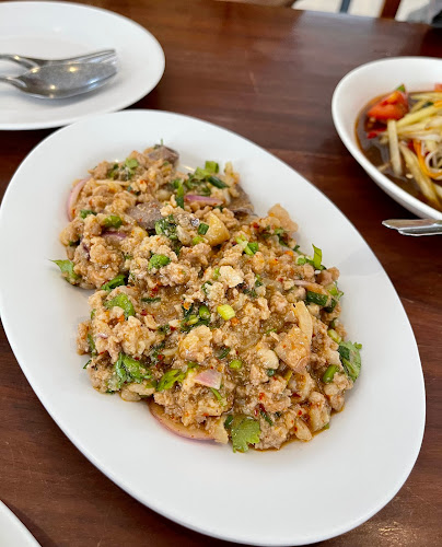 ข้าวแกงเจ๊จวบ ร้านใหม่ by อุ้ม & โจ้ - อำเภอเมืองจันทบุรี