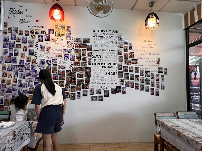 Baan Larb Restaurant - การบริการอาหารและที่พัก