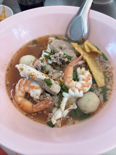 Opinii despre เจ๊จิ๋ม ก๋วยเตี๋ยวเส้นปลา เกี๊ยวปลา în อำเภอเมืองระยอง - การบริการอาหารและที่พัก