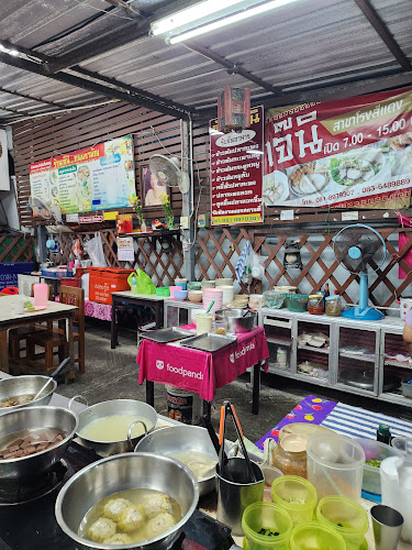 เจ๊นิ - การบริการอาหารและที่พัก