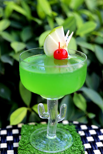 La Habana Bar & Restaurant Pattaya - การบริการอาหารและที่พัก