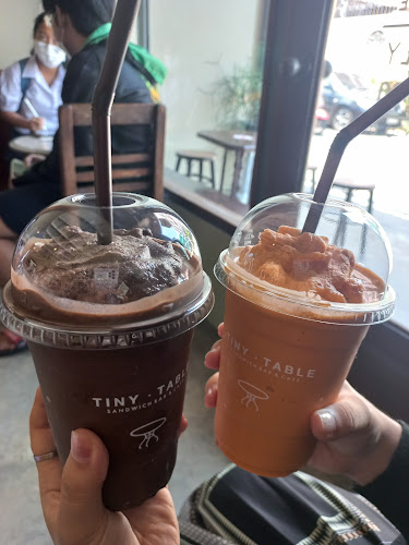 Tiny Table - การบริการอาหารและที่พัก